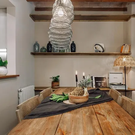 Sande - 2 Bedrooms And Balcony In Eixample Dreta Barcelona