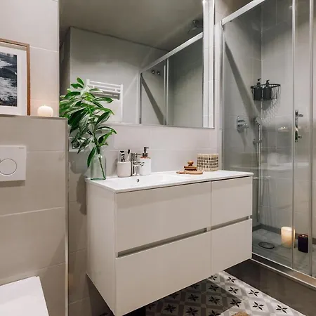 Sande - 2 Bedrooms And Balcony In Eixample Dreta *