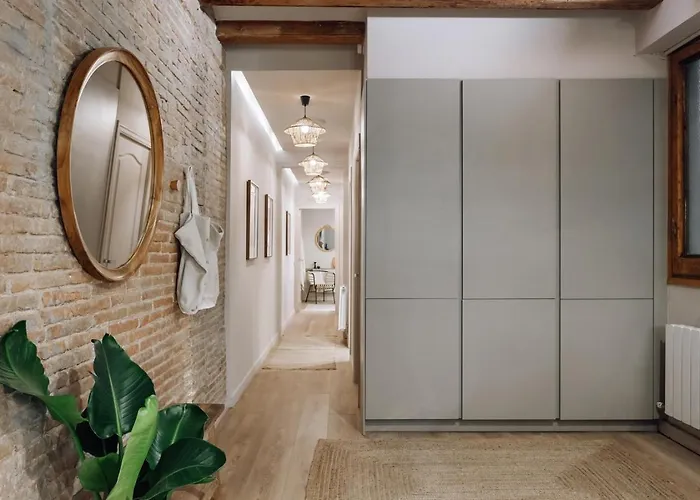 Sande - 2 Bedrooms And Balcony In Eixample Dreta Appartement